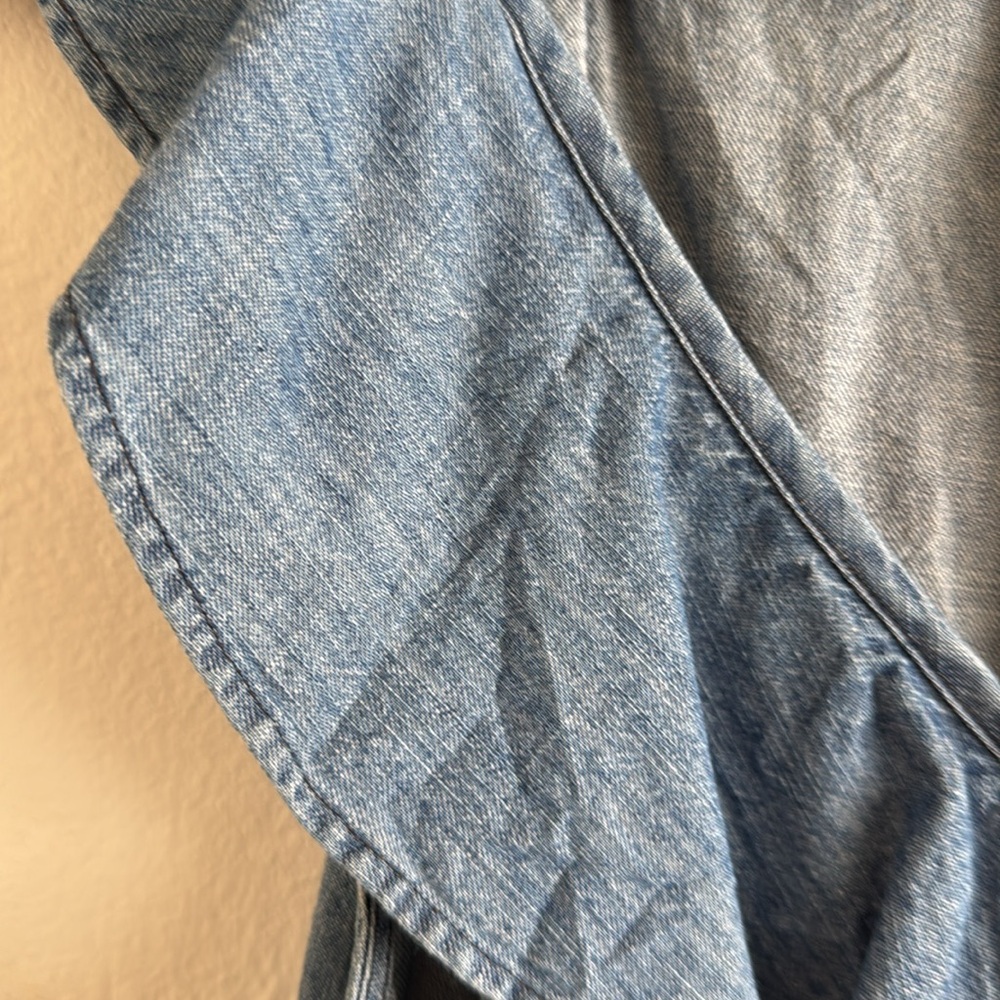 Old Navy Womens Chambray Blue Ruffle Sleeveless button down Blouse - Picture 10 of 10